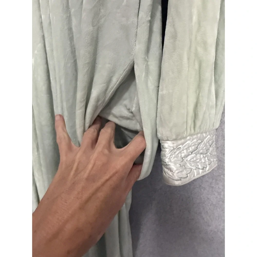 Diamond Tea Robe Womens L-XL Green Velour Zip Front‎ Embroidered Kaftan Pockets